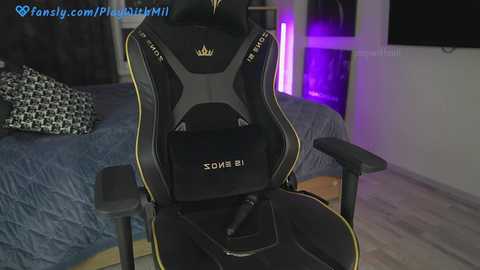 Media: playwithmil Chaturbate 2024-10-04 19:51:00