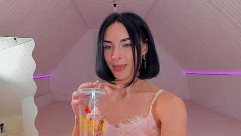 Media: uwunikaa Chaturbate 2024-10-04 19:52:00