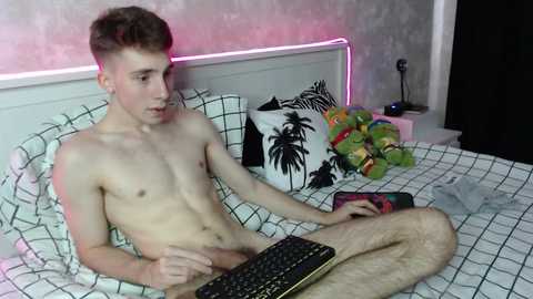 Media: cute_brian Chaturbate 2024-10-05 08:45:00