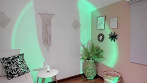 Media: ohanna_ Chaturbate 2024-10-05 03:09:00