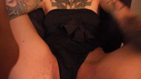 Media: alone_together_ Chaturbate 2024-10-06 22:43:00