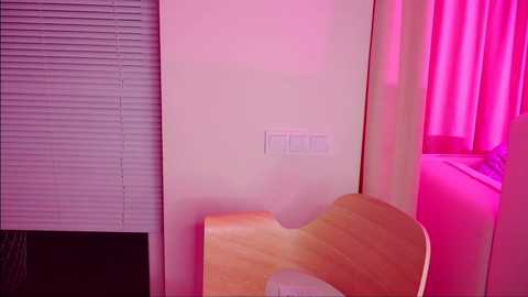Media: aveksmr Chaturbate 2024-10-06 00:39:00
