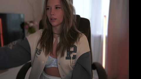 Media: bitter_moon Chaturbate 2024-10-06 12:05:00