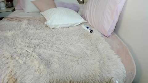 Media: xolunarae Chaturbate 2024-10-06 20:06:00