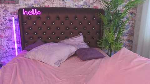 Media: angelina_new Chaturbate 2024-10-07 06:33:00