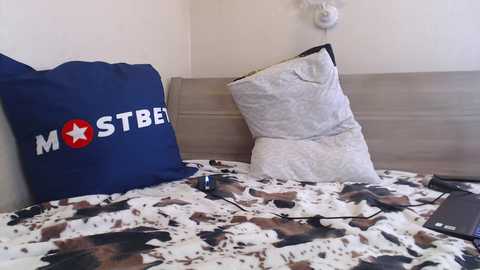 Media: mira_one_ Chaturbate 2024-10-08 19:57:00