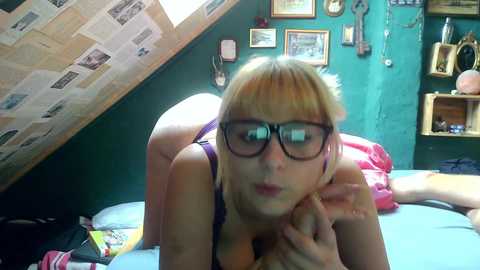 Media: seductivebitxh Chaturbate 2024-10-08 12:57:00