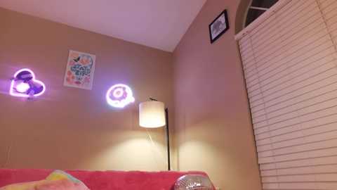 Media: khloeexoxo Chaturbate 2024-10-09 00:55:00