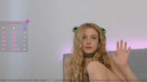 Media: small_blondee Chaturbate 2024-10-09 10:27:00