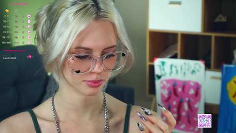 Media: audreycarvin Chaturbate 2024-10-11 19:15:00
