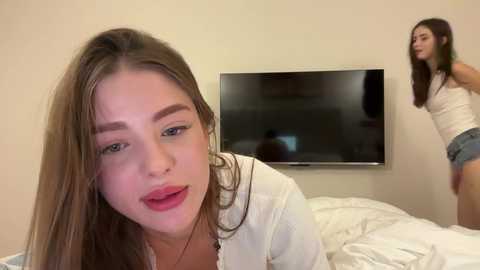 Media: endlessmia Chaturbate 2024-10-12 00:40:00