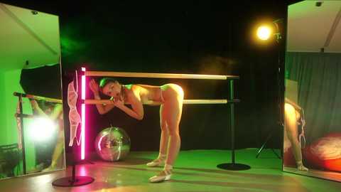 Media: _meganmeow_ Chaturbate 2024-10-13 00:05:00