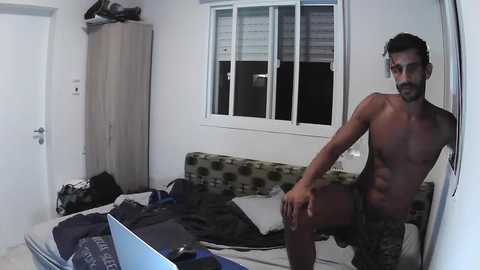 confetti3571037 @ chaturbate on 20241013