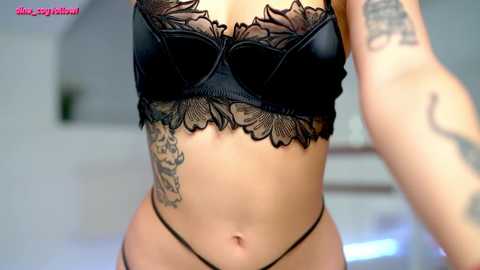 Media: karina_amiri Chaturbate 2024-10-13 15:46:00