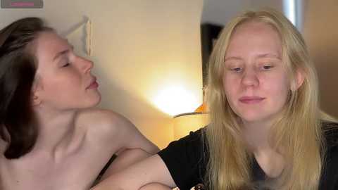 Media: lisalewi Chaturbate 2024-10-14 18:11:00