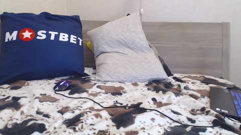 Media: mira_one_ Chaturbate 2024-10-14 05:13:00