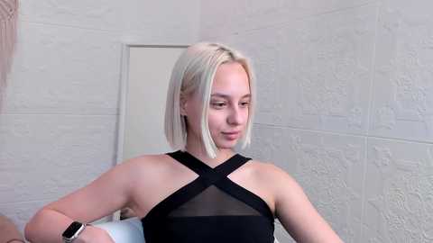 avr0ra @ chaturbate on 20241015