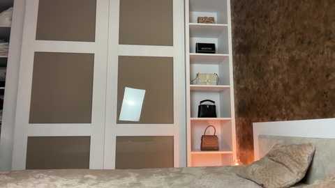 Media: julia_rle Chaturbate 2024-10-15 21:02:00