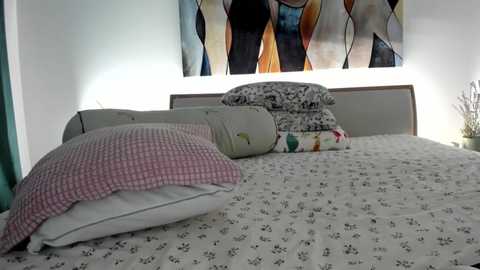 Media: mis_eva Chaturbate 2024-10-15 18:32:00