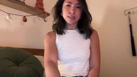 Media: jadelove_ Chaturbate 2024-10-16 00:15:00
