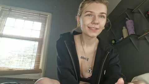 Media: lizzyylovesick Chaturbate 2024-10-16 14:13:00