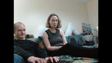 Media: mrs_velvet_vixen_and_mr_stud Chaturbate 2024-10-16 15:07:00