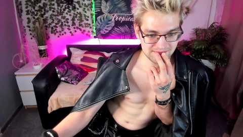 chris_harris_ @ chaturbate on 20241017