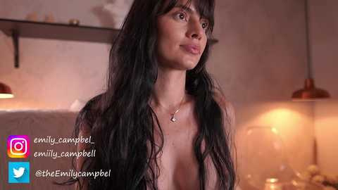 Media: emiilycampbell Chaturbate 2024-10-17 05:50:00