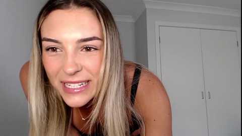 Media: parisbabyxox Chaturbate 2024-10-17 04:08:00