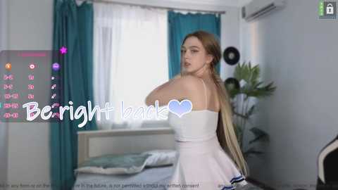 Media: small_blondee Chaturbate 2024-10-17 08:57:00