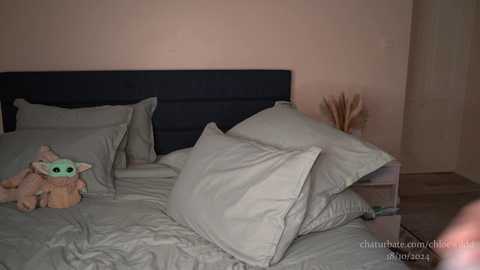 Media: chloewildd Chaturbate 2024-10-18 21:25:00