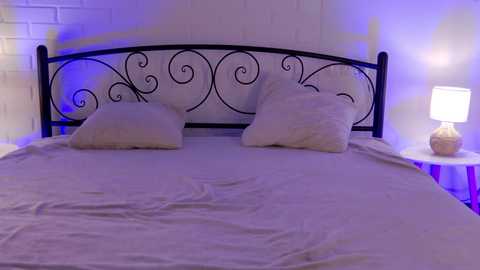 Media: alissa_wxw Chaturbate 2024-10-19 00:39:00