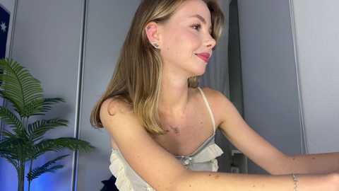 Media: elli_harmon Chaturbate 2024-10-19 15:25:00