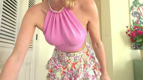 Media: island_peach Chaturbate 2024-10-19 20:42:00