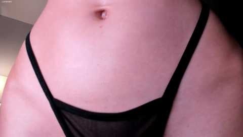 Media: lauratanguy Chaturbate 2024-10-19 00:36:00