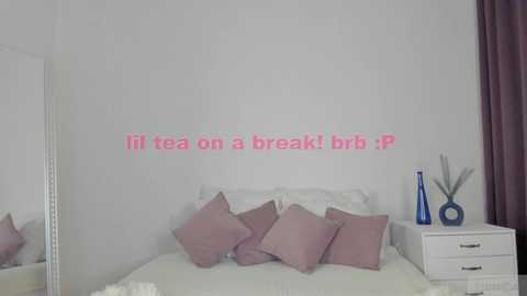 Media: violetta_finch Chaturbate 2024-10-19 12:05:00