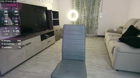 Media: xxxhoneyxx Chaturbate 2024-10-19 01:02:00