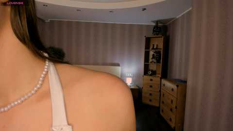 Media: aryamirelle Chaturbate 2024-10-20 19:15:00