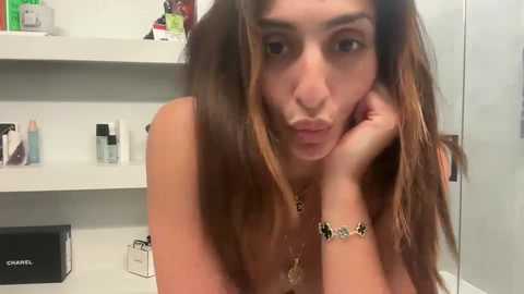 Media: camiliakxoxo Chaturbate 2024-10-20 00:24:00