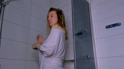 Media: darleneferran Chaturbate 2024-10-20 00:50:00