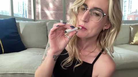 Media: officiallyonlytams Chaturbate 2024-10-20 20:44:00