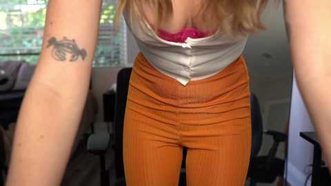 Media: emma_ruby Chaturbate 2024-10-21 17:14:00