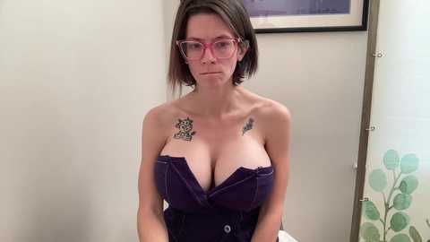 Media: naomi_reah Chaturbate 2024-10-21 18:16:00