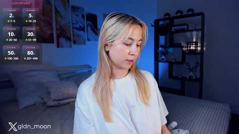 Media: _golden_moon_ Chaturbate 2024-10-22 01:37:00