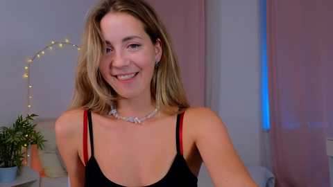Media: emmi_rosee Chaturbate 2024-10-22 14:15:00