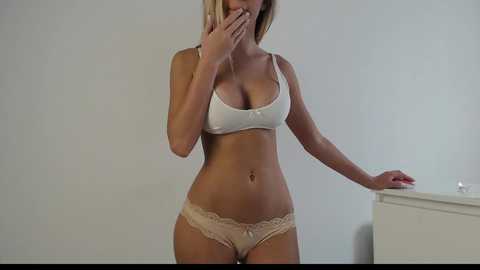 Media: trixie_taylor Chaturbate 2024-10-22 11:40:00