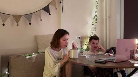 Media: di_n_alex Chaturbate 2024-10-23 15:39:00