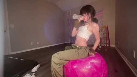 Media: hexivu Chaturbate 2024-10-23 03:02:00