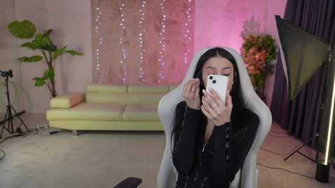 Media: kira0541 Chaturbate 2024-10-23 06:30:00