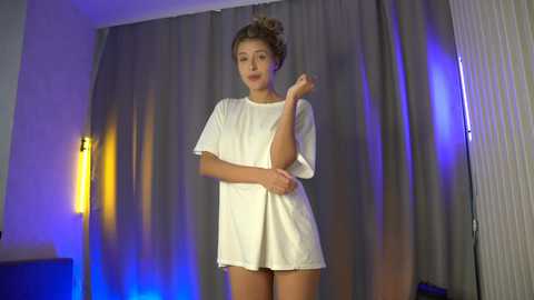 Media: elisa_moon Chaturbate 2024-10-24 07:28:00